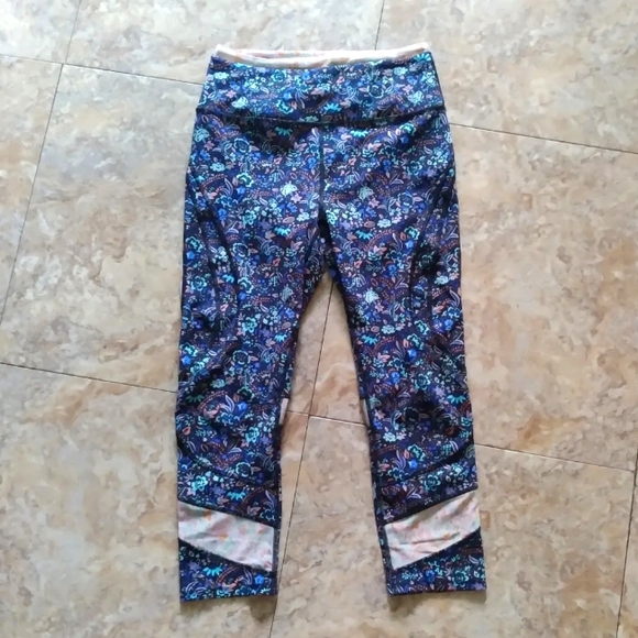 FP Movement by Free People Pants - FP Movement Floral multi-print High Rise leggings, size Small
